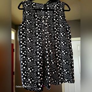 Black & White polkadot sleeveless top Size L